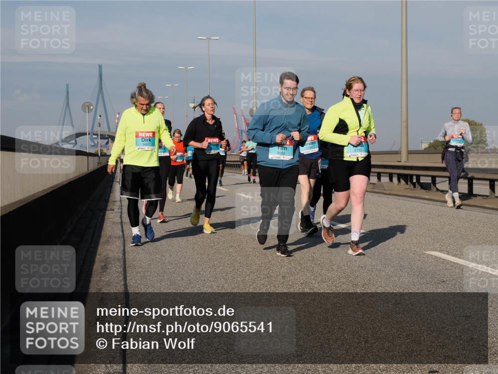 03.10.2025 - Köhlbrandbrückenlauf Fabian Wolf http://msf.ph/oto/9065541 03.10.2025 10:08:35 Position 3 3607, 2259, 2092, 2112 meine-sportfotos.de