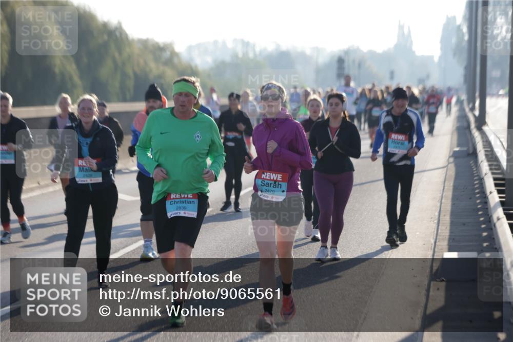 03.10.2025 - Köhlbrandbrückenlauf Jannik Wohlers http://msf.ph/oto/9065561 03.10.2025 09:26:32 Position 3 2428, 2839, 2479 meine-sportfotos.de