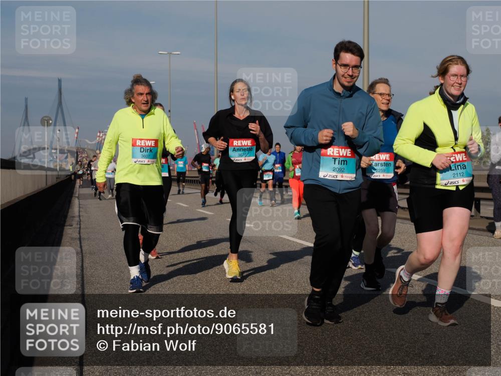 03.10.2025 - Köhlbrandbrückenlauf Fabian Wolf http://msf.ph/oto/9065581 03.10.2025 10:08:36 Position 3 3607, 3670, 2092, 2259, 2112 meine-sportfotos.de