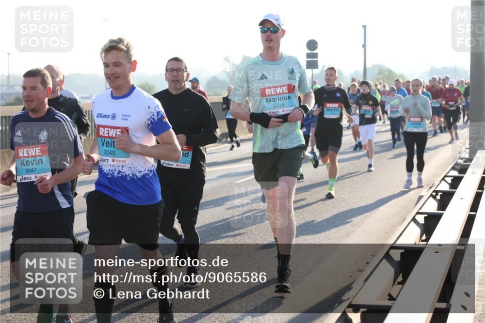 03.10.2025 - Köhlbrandbrückenlauf Lena Gebhardt http://msf.ph/oto/9065586 03.10.2025 09:22:39 Position 1 3047, 3049, 2449 meine-sportfotos.de