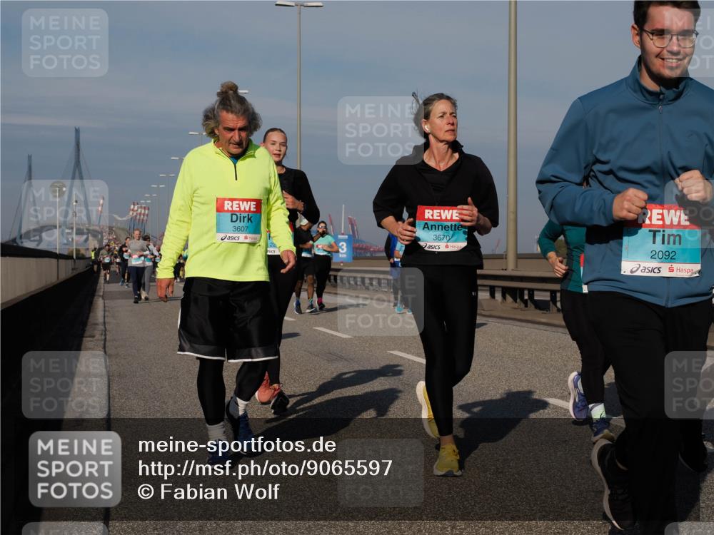 03.10.2025 - Köhlbrandbrückenlauf Fabian Wolf http://msf.ph/oto/9065597 03.10.2025 10:08:37 Position 3 3607, 22, 3670, 2092 meine-sportfotos.de