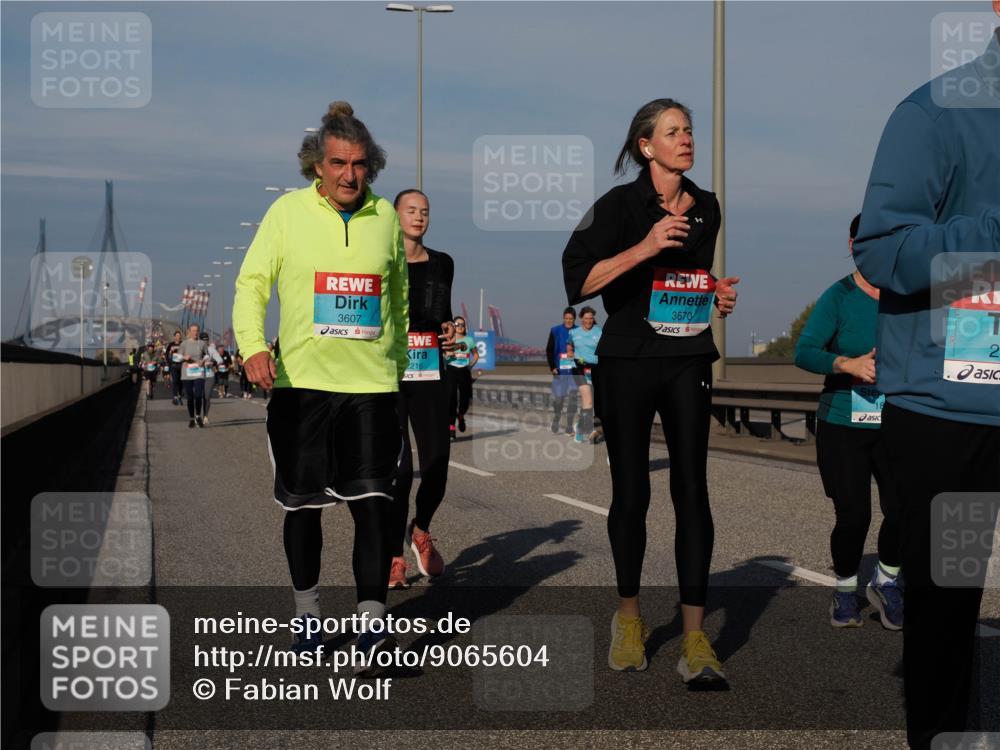 03.10.2025 - Köhlbrandbrückenlauf Fabian Wolf http://msf.ph/oto/9065604 03.10.2025 10:08:38 Position 3 3607, 2216, 3670, 2 meine-sportfotos.de