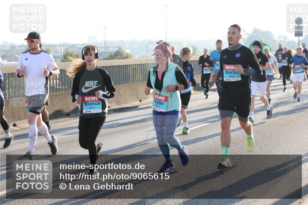 03.10.2025 - Köhlbrandbrückenlauf Lena Gebhardt http://msf.ph/oto/9065615 03.10.2025 09:22:40 Position 1 2471, 1911, 1525 meine-sportfotos.de
