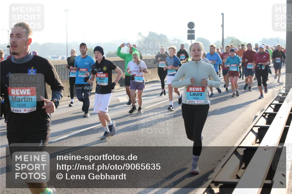 03.10.2025 - Köhlbrandbrückenlauf Lena Gebhardt http://msf.ph/oto/9065635 03.10.2025 09:22:41 Position 1 1525, 84, 3643, 1954 meine-sportfotos.de