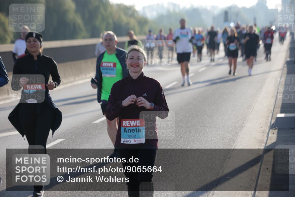 03.10.2025 - Köhlbrandbrückenlauf Jannik Wohlers http://msf.ph/oto/9065664 03.10.2025 09:26:40 Position 3 1982 meine-sportfotos.de