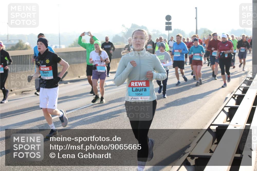 03.10.2025 - Köhlbrandbrückenlauf Lena Gebhardt http://msf.ph/oto/9065665 03.10.2025 09:22:42 Position 1 3643, 1954 meine-sportfotos.de