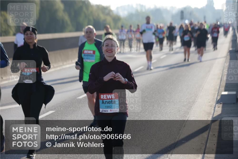 03.10.2025 - Köhlbrandbrückenlauf Jannik Wohlers http://msf.ph/oto/9065666 03.10.2025 09:26:40 Position 3 1982 meine-sportfotos.de