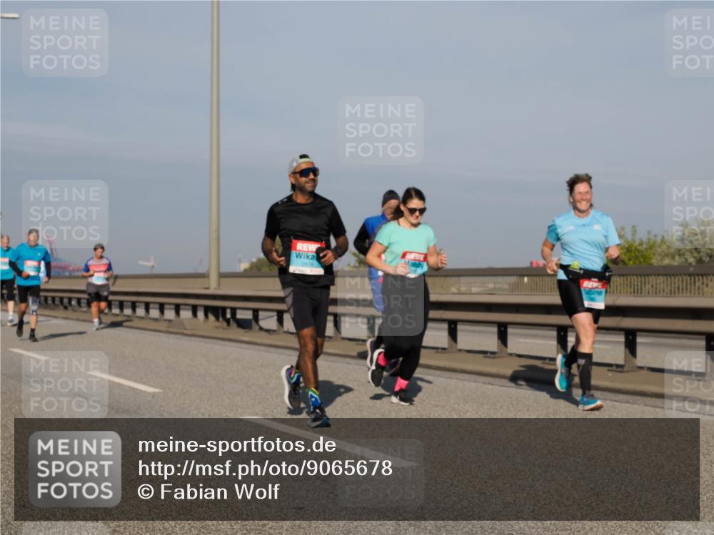 03.10.2025 - Köhlbrandbrückenlauf Fabian Wolf http://msf.ph/oto/9065678 03.10.2025 10:08:44 Position 3  meine-sportfotos.de