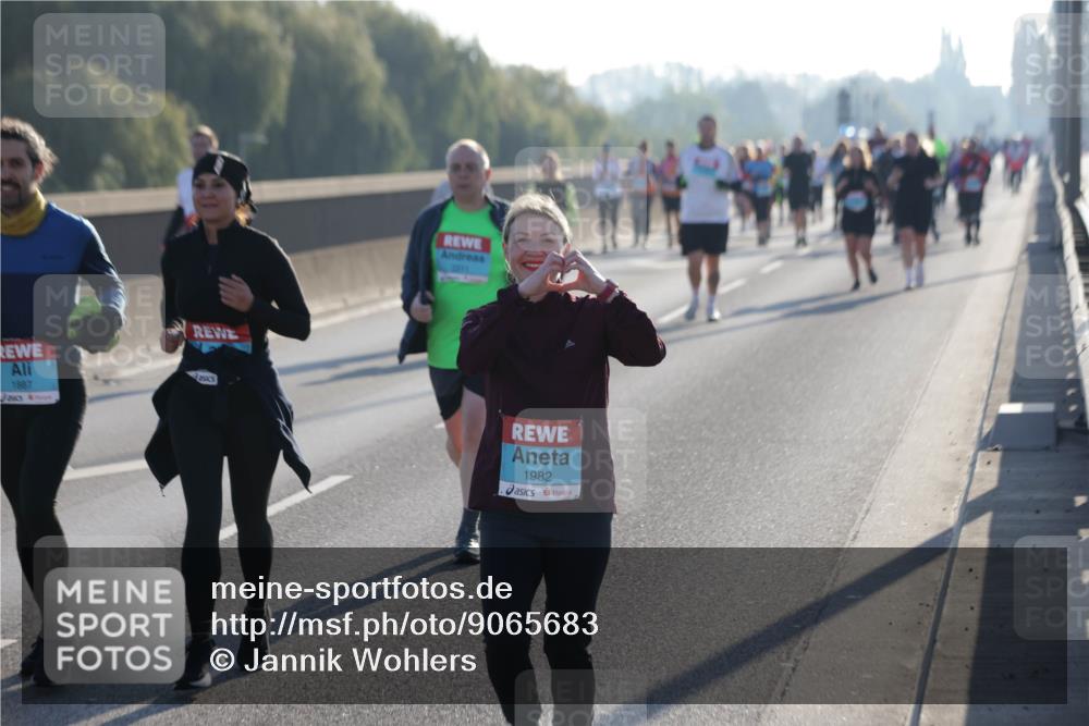 03.10.2025 - Köhlbrandbrückenlauf Jannik Wohlers http://msf.ph/oto/9065683 03.10.2025 09:26:40 Position 3 1887, 1982 meine-sportfotos.de