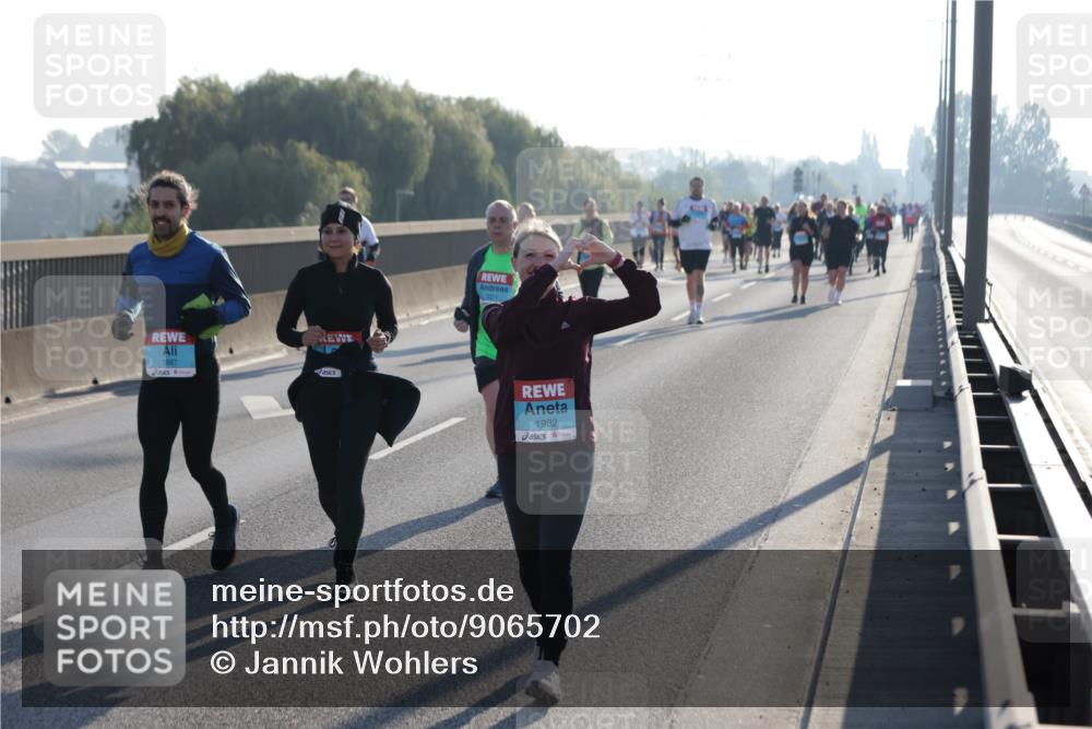 03.10.2025 - Köhlbrandbrückenlauf Jannik Wohlers http://msf.ph/oto/9065702 03.10.2025 09:26:41 Position 3 1887, 1982 meine-sportfotos.de