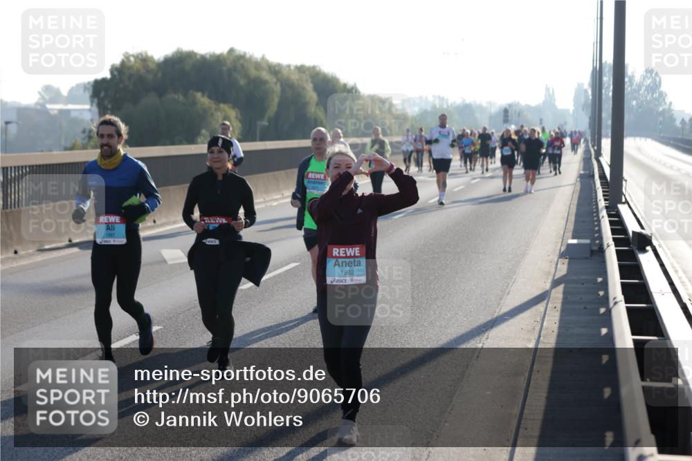 03.10.2025 - Köhlbrandbrückenlauf Jannik Wohlers http://msf.ph/oto/9065706 03.10.2025 09:26:41 Position 3 1887, 1982 meine-sportfotos.de