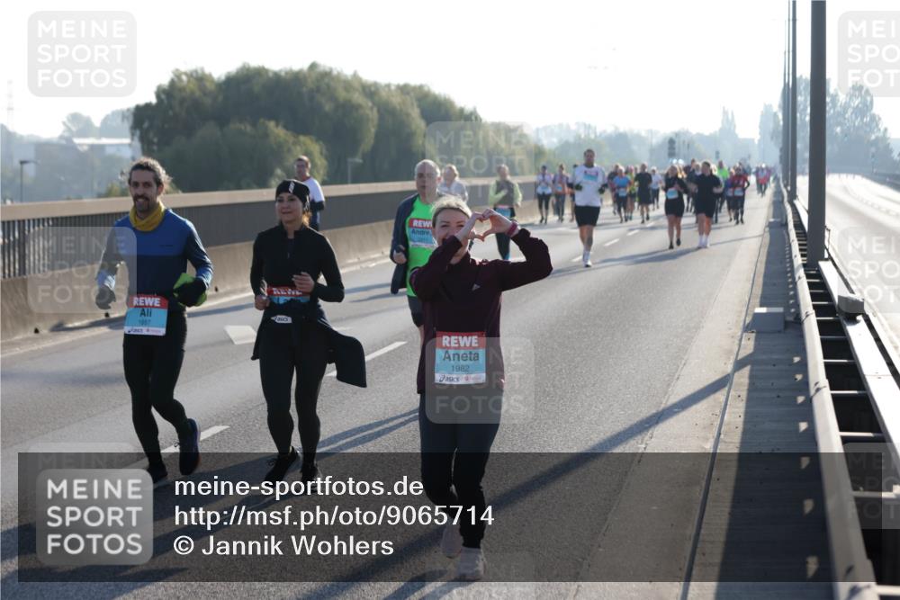 03.10.2025 - Köhlbrandbrückenlauf Jannik Wohlers http://msf.ph/oto/9065714 03.10.2025 09:26:41 Position 3 1887, 1982 meine-sportfotos.de