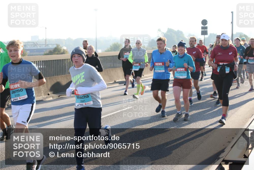 03.10.2025 - Köhlbrandbrückenlauf Lena Gebhardt http://msf.ph/oto/9065715 03.10.2025 09:22:44 Position 1 3126, 2841, 1752, 1754 meine-sportfotos.de