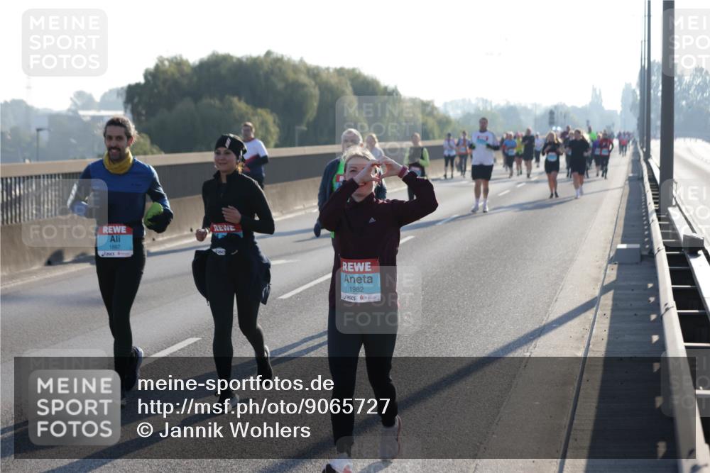 03.10.2025 - Köhlbrandbrückenlauf Jannik Wohlers http://msf.ph/oto/9065727 03.10.2025 09:26:41 Position 3 1887, 1982 meine-sportfotos.de
