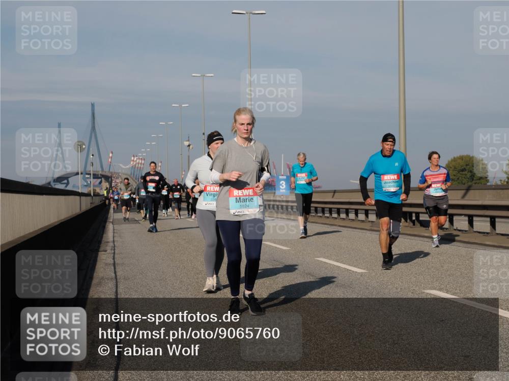 03.10.2025 - Köhlbrandbrückenlauf Fabian Wolf http://msf.ph/oto/9065760 03.10.2025 10:08:48 Position 3 228, 1824, 3, 3393 meine-sportfotos.de