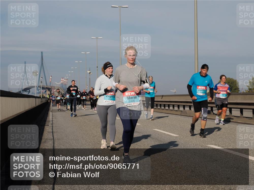 03.10.2025 - Köhlbrandbrückenlauf Fabian Wolf http://msf.ph/oto/9065771 03.10.2025 10:08:49 Position 3 2286, 1824, 3393 meine-sportfotos.de