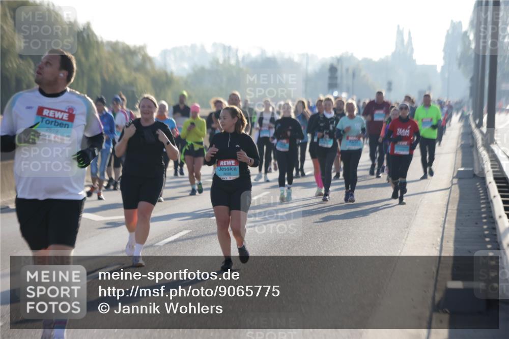 03.10.2025 - Köhlbrandbrückenlauf Jannik Wohlers http://msf.ph/oto/9065775 03.10.2025 09:26:48 Position 3 2619, 3098 meine-sportfotos.de