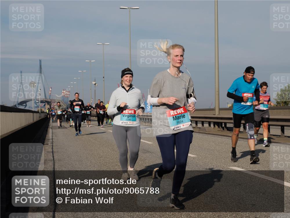 03.10.2025 - Köhlbrandbrückenlauf Fabian Wolf http://msf.ph/oto/9065788 03.10.2025 10:08:49 Position 3 2286, 3, 1824 meine-sportfotos.de