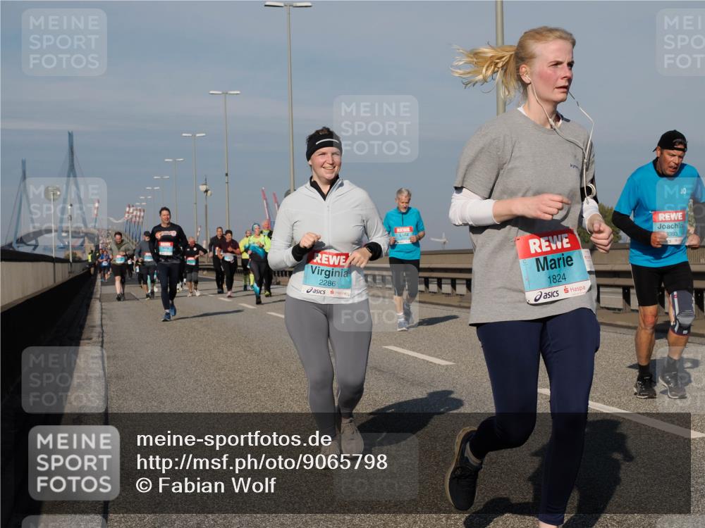 03.10.2025 - Köhlbrandbrückenlauf Fabian Wolf http://msf.ph/oto/9065798 03.10.2025 10:08:50 Position 3 2286, 1824, 8393 meine-sportfotos.de