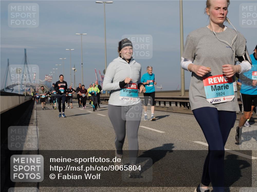 03.10.2025 - Köhlbrandbrückenlauf Fabian Wolf http://msf.ph/oto/9065804 03.10.2025 10:08:50 Position 3 2286, 1824 meine-sportfotos.de
