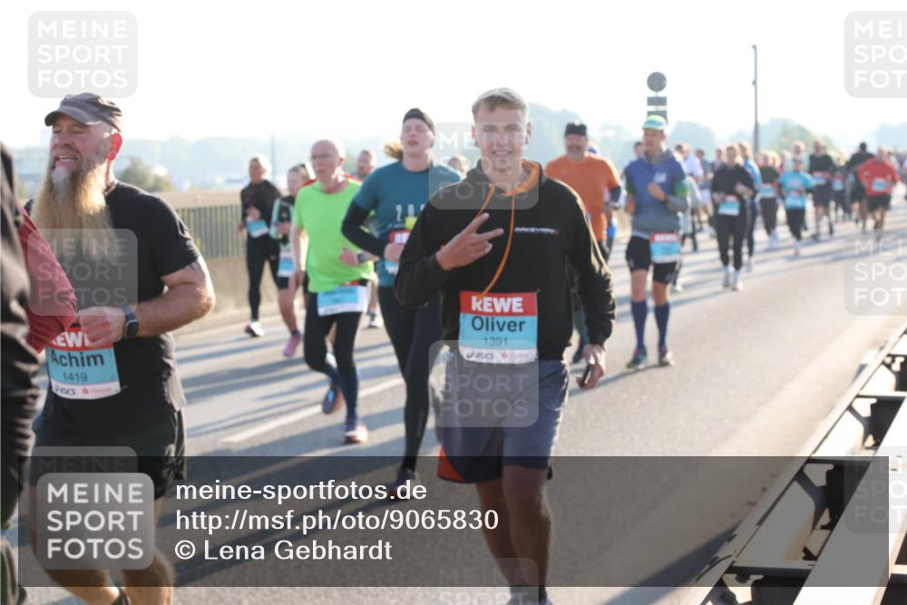 03.10.2025 - Köhlbrandbrückenlauf Lena Gebhardt http://msf.ph/oto/9065830 03.10.2025 09:22:48 Position 1 1419, 1391, 5 meine-sportfotos.de