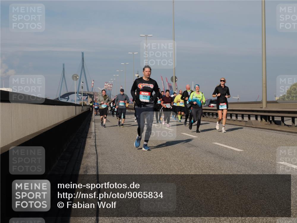 03.10.2025 - Köhlbrandbrückenlauf Fabian Wolf http://msf.ph/oto/9065834 03.10.2025 10:08:54 Position 3  meine-sportfotos.de
