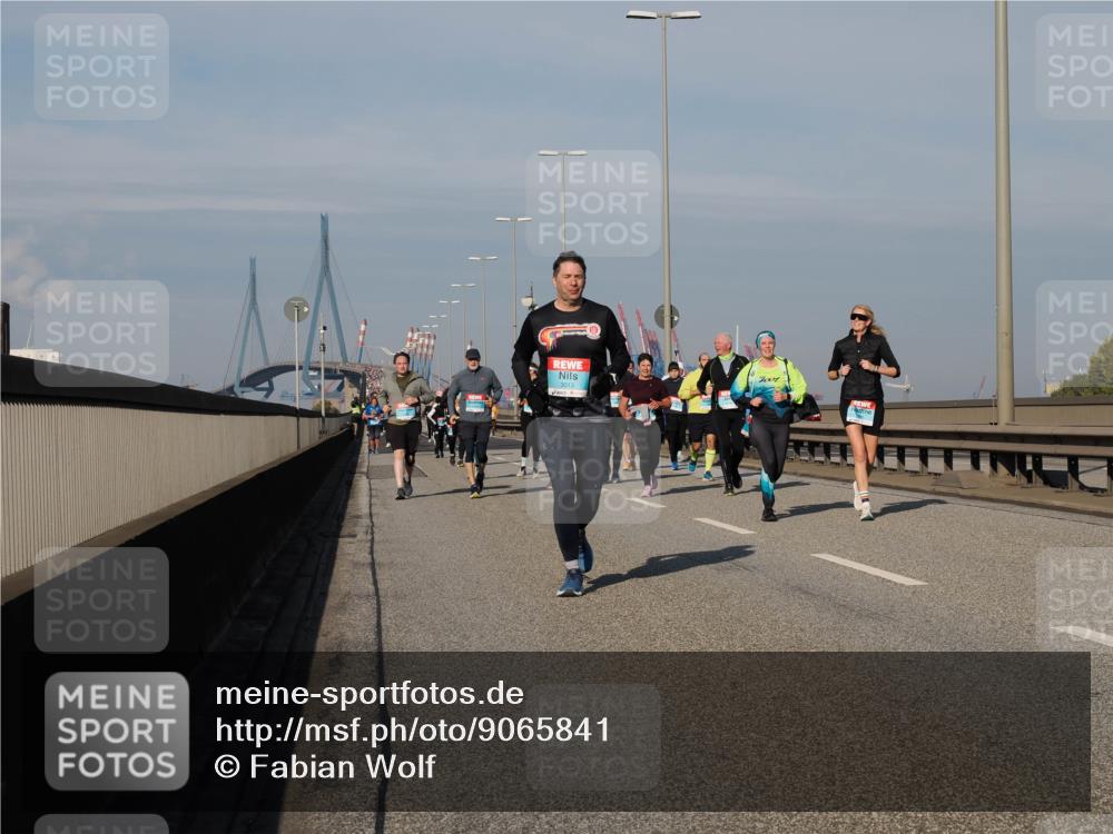 03.10.2025 - Köhlbrandbrückenlauf Fabian Wolf http://msf.ph/oto/9065841 03.10.2025 10:08:55 Position 3 3013 meine-sportfotos.de
