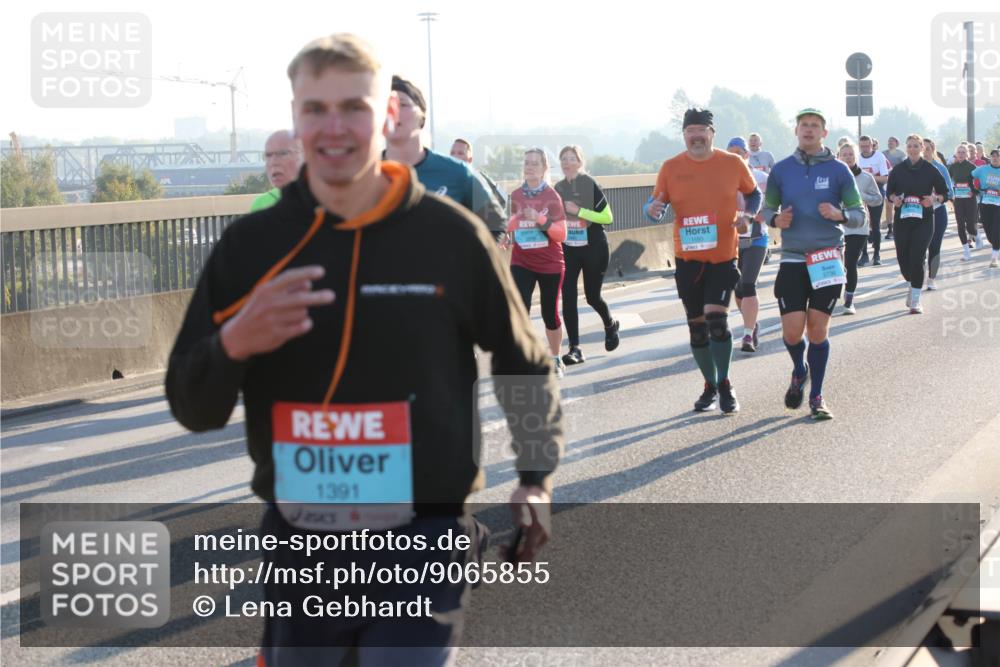 03.10.2025 - Köhlbrandbrückenlauf Lena Gebhardt http://msf.ph/oto/9065855 03.10.2025 09:22:48 Position 1 1391 meine-sportfotos.de