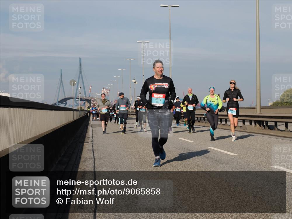 03.10.2025 - Köhlbrandbrückenlauf Fabian Wolf http://msf.ph/oto/9065858 03.10.2025 10:08:55 Position 3 3013, 1001 meine-sportfotos.de