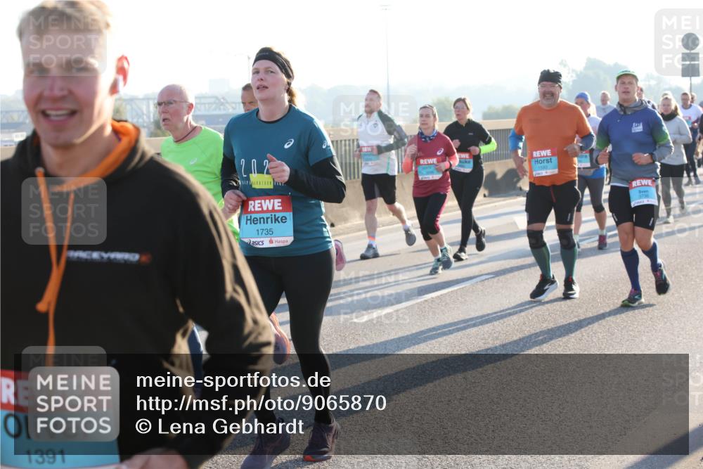 03.10.2025 - Köhlbrandbrückenlauf Lena Gebhardt http://msf.ph/oto/9065870 03.10.2025 09:22:49 Position 1 1391, 2, 02, 1735, 3736 meine-sportfotos.de
