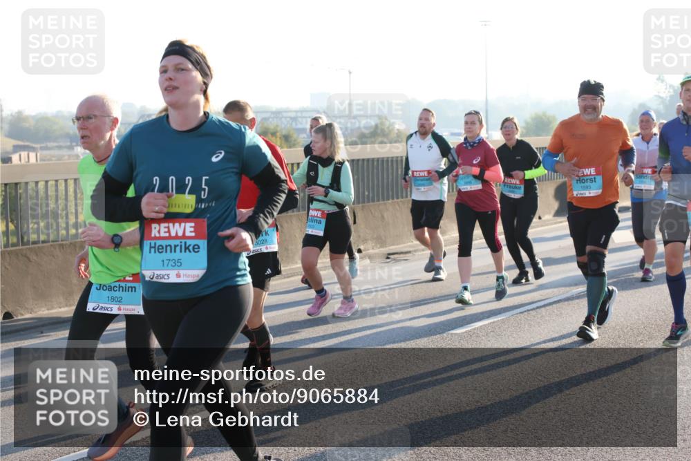 03.10.2025 - Köhlbrandbrückenlauf Lena Gebhardt http://msf.ph/oto/9065884 03.10.2025 09:22:49 Position 1 2025, 1735, 3028, 1802, 1503, 1593 meine-sportfotos.de