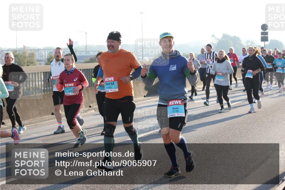 03.10.2025 - Köhlbrandbrückenlauf Lena Gebhardt http://msf.ph/oto/9065907 03.10.2025 09:22:50 Position 1 1414, 3839, 1593, 3736 meine-sportfotos.de
