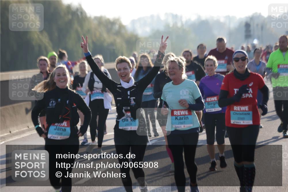 03.10.2025 - Köhlbrandbrückenlauf Jannik Wohlers http://msf.ph/oto/9065908 03.10.2025 09:26:57 Position 3 2926, 2928, 2927, 3094, 2565 meine-sportfotos.de