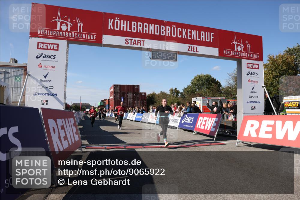 03.10.2025 - Köhlbrandbrückenlauf Lena Gebhardt http://msf.ph/oto/9065922 03.10.2025 13:29:24 Ziel 4960, 5340, 5342, 5344, 5366, 5514, 5601, 5885, 5954, 6063, 6118, 6156, 6309, 6351 meine-sportfotos.de