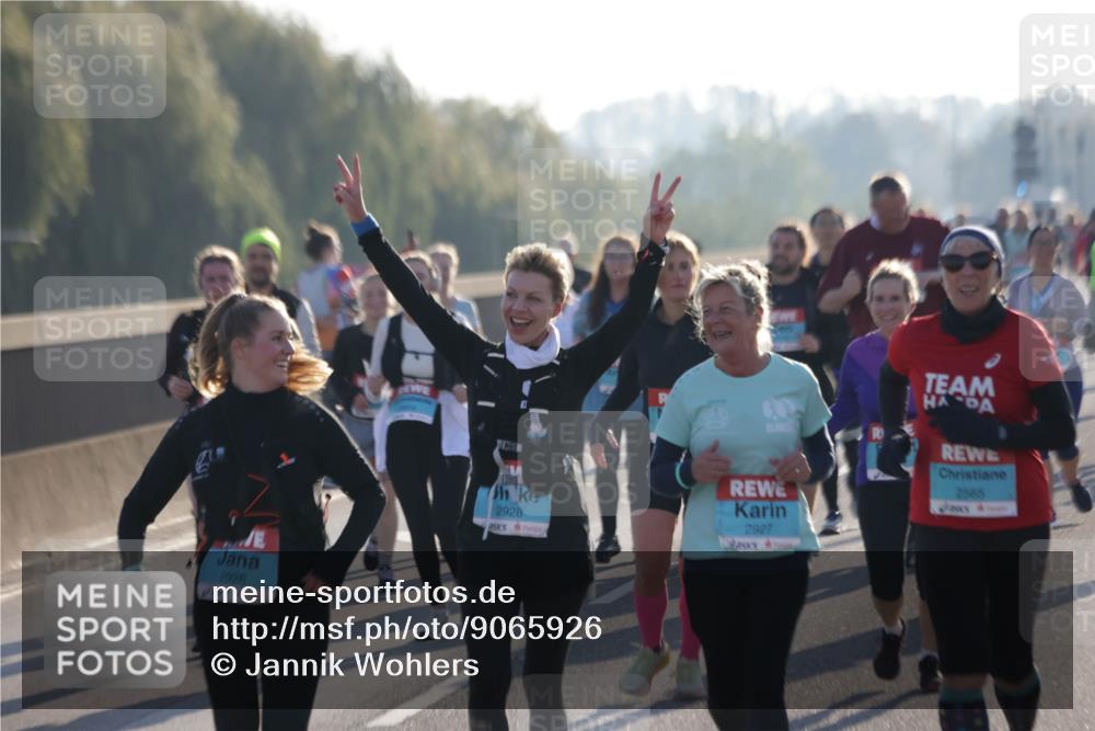 03.10.2025 - Köhlbrandbrückenlauf Jannik Wohlers http://msf.ph/oto/9065926 03.10.2025 09:26:57 Position 3 2926, 2928, 2927, 2565 meine-sportfotos.de