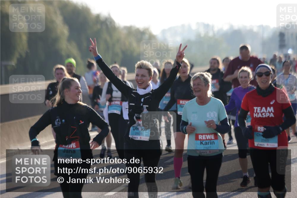 03.10.2025 - Köhlbrandbrückenlauf Jannik Wohlers http://msf.ph/oto/9065932 03.10.2025 09:26:57 Position 3 2926, 2928, 00, 2927, 2565 meine-sportfotos.de