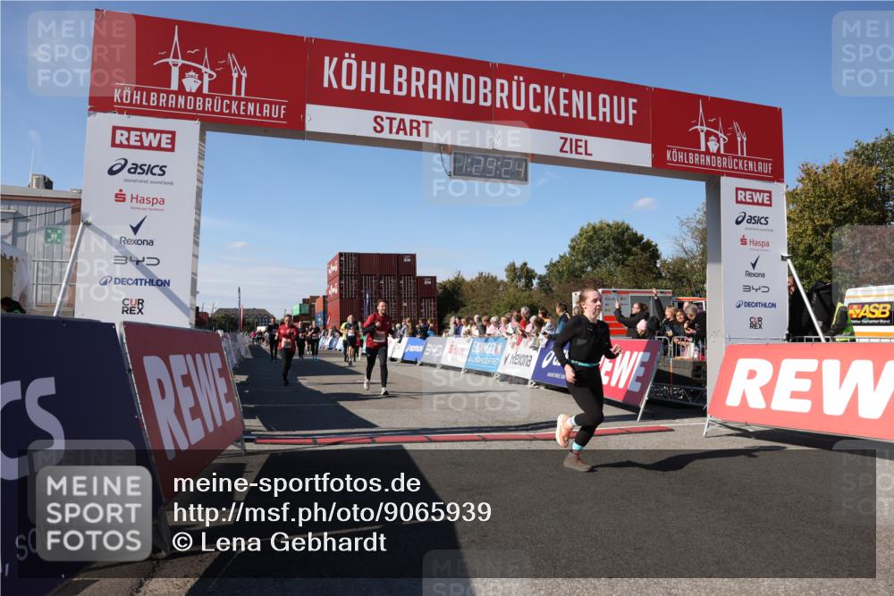 03.10.2025 - Köhlbrandbrückenlauf Lena Gebhardt http://msf.ph/oto/9065939 03.10.2025 13:29:24 Ziel 4960, 5340, 5342, 5344, 5366, 5514, 5601, 5885, 5954, 6063, 6118, 6156, 6309, 6351 meine-sportfotos.de