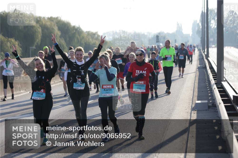 03.10.2025 - Köhlbrandbrückenlauf Jannik Wohlers http://msf.ph/oto/9065952 03.10.2025 09:26:59 Position 3 2926, 2928, 2927, 2565 meine-sportfotos.de