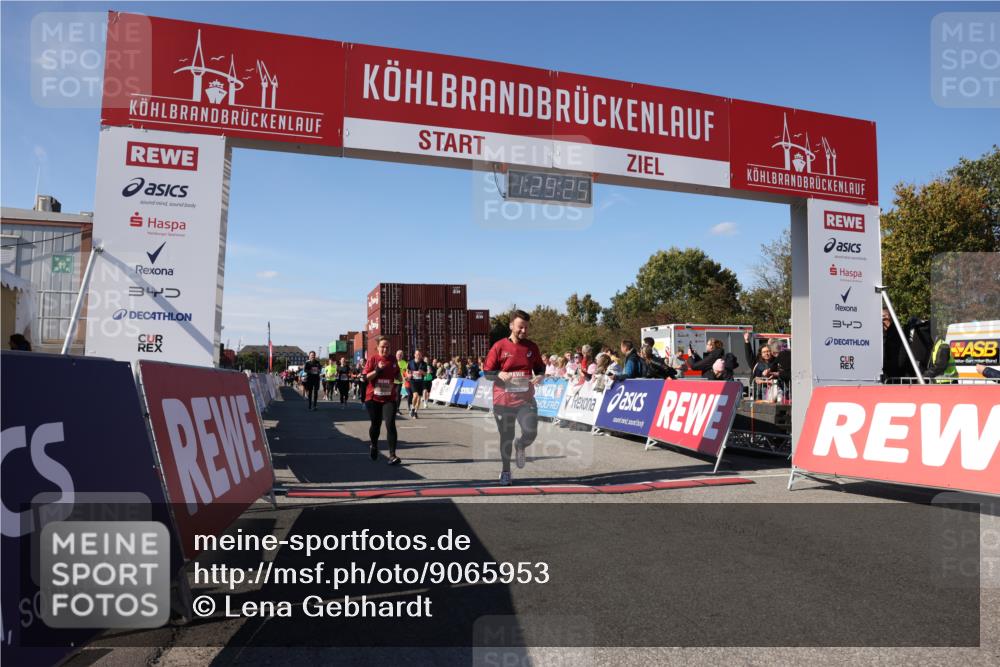 03.10.2025 - Köhlbrandbrückenlauf Lena Gebhardt http://msf.ph/oto/9065953 03.10.2025 13:29:26 Ziel 5340, 5342, 5344, 5366, 5470, 5514, 5601, 5954, 6063, 6118, 6156, 6309, 6334, 6335, 6336, 6351, 6539 meine-sportfotos.de