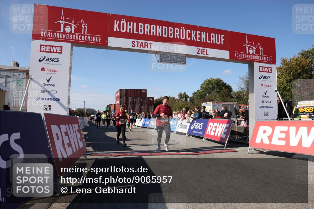 03.10.2025 - Köhlbrandbrückenlauf Lena Gebhardt http://msf.ph/oto/9065957 03.10.2025 13:29:26 Ziel 5340, 5342, 5344, 5366, 5470, 5514, 5601, 5954, 6063, 6118, 6156, 6309, 6334, 6335, 6336, 6351, 6539 meine-sportfotos.de