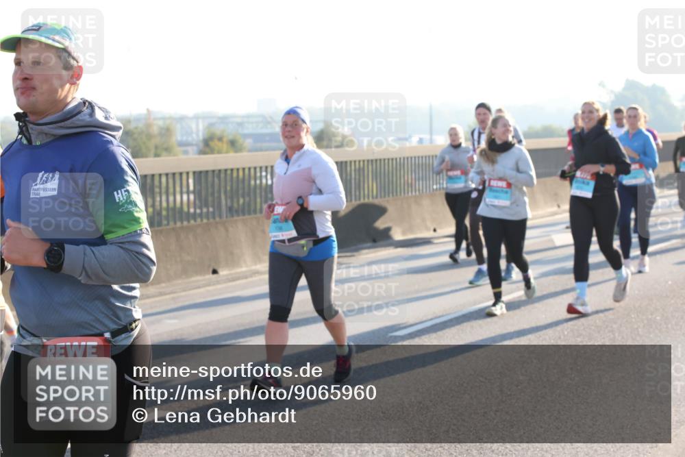 03.10.2025 - Köhlbrandbrückenlauf Lena Gebhardt http://msf.ph/oto/9065960 03.10.2025 09:22:52 Position 1 3736 meine-sportfotos.de