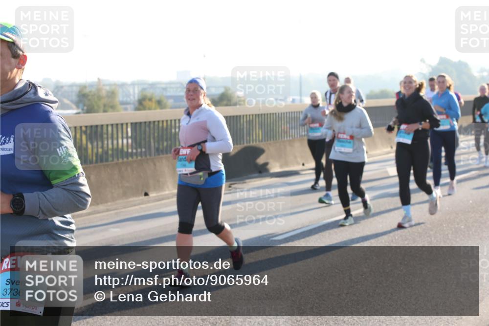 03.10.2025 - Köhlbrandbrückenlauf Lena Gebhardt http://msf.ph/oto/9065964 03.10.2025 09:22:52 Position 1 3736 meine-sportfotos.de