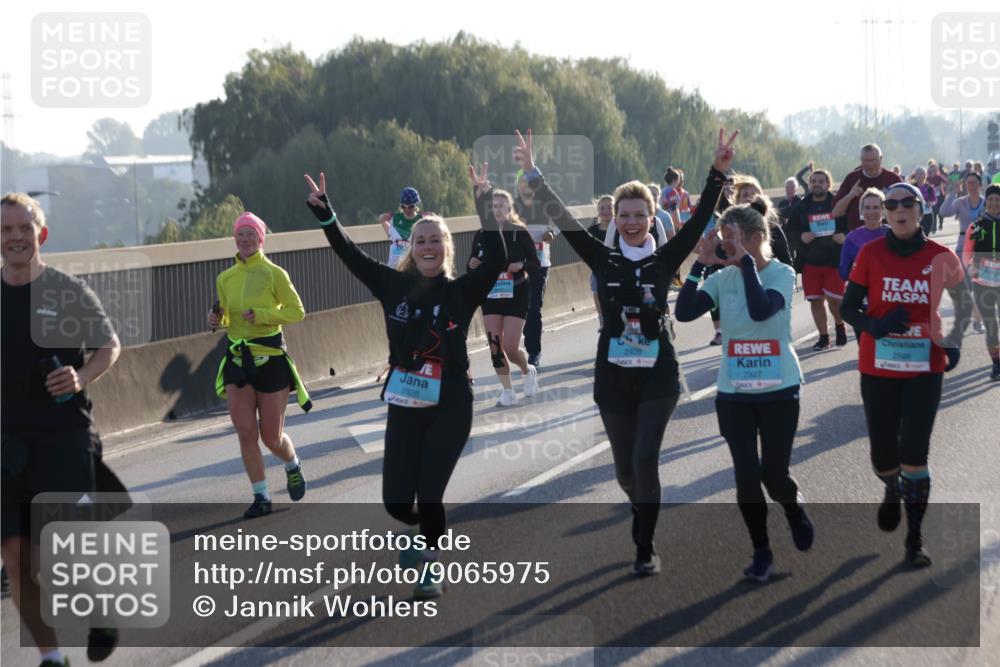 03.10.2025 - Köhlbrandbrückenlauf Jannik Wohlers http://msf.ph/oto/9065975 03.10.2025 09:26:59 Position 3 2926, 2928, 2927, 2565 meine-sportfotos.de
