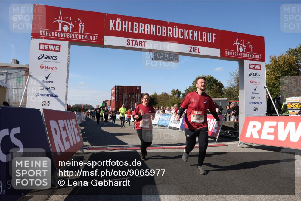 03.10.2025 - Köhlbrandbrückenlauf Lena Gebhardt http://msf.ph/oto/9065977 03.10.2025 13:29:27 Ziel 5340, 5344, 5366, 5470, 5514, 5601, 6063, 6118, 6156, 6309, 6334, 6335, 6336, 6351, 6387, 6539, 6554 meine-sportfotos.de