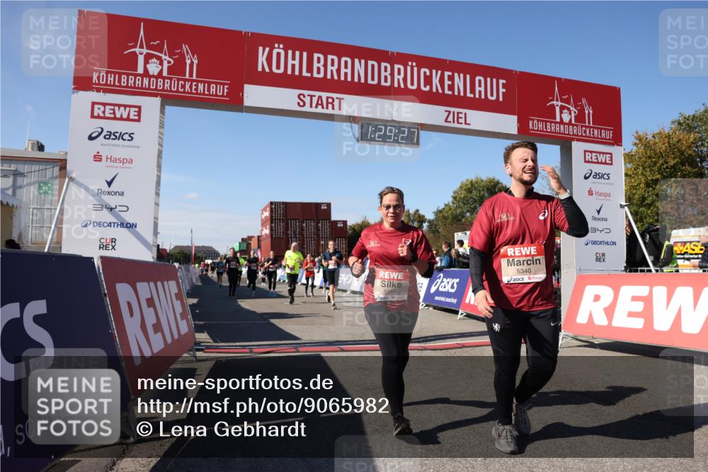 03.10.2025 - Köhlbrandbrückenlauf Lena Gebhardt http://msf.ph/oto/9065982 03.10.2025 13:29:27 Ziel 5340, 5344, 5366, 5470, 5514, 5601, 6063, 6118, 6156, 6309, 6334, 6335, 6336, 6351, 6387, 6539, 6554 meine-sportfotos.de