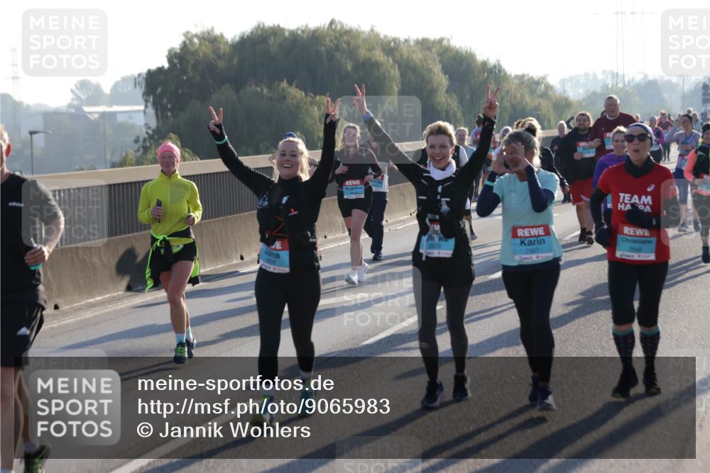 03.10.2025 - Köhlbrandbrückenlauf Jannik Wohlers http://msf.ph/oto/9065983 03.10.2025 09:26:59 Position 3 2928, 2927, 2565 meine-sportfotos.de
