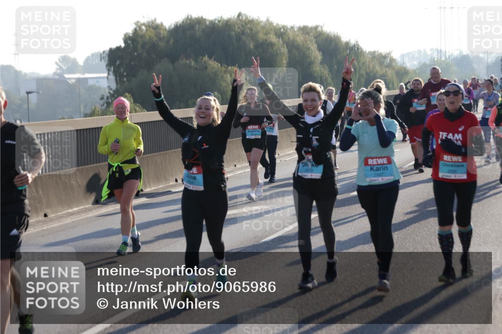 03.10.2025 - Köhlbrandbrückenlauf Jannik Wohlers http://msf.ph/oto/9065986 03.10.2025 09:26:59 Position 3 14, 2927, 2565, 2928 meine-sportfotos.de