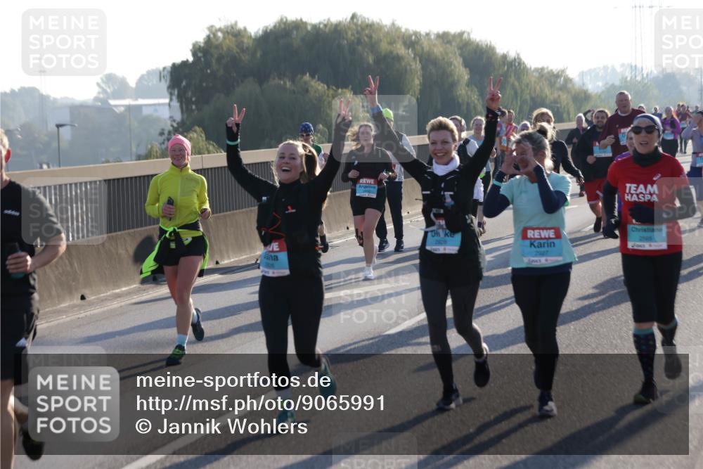 03.10.2025 - Köhlbrandbrückenlauf Jannik Wohlers http://msf.ph/oto/9065991 03.10.2025 09:27:00 Position 3 2126, 2565, 2928, 2927 meine-sportfotos.de