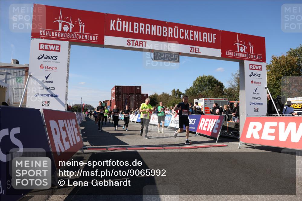 03.10.2025 - Köhlbrandbrückenlauf Lena Gebhardt http://msf.ph/oto/9065992 03.10.2025 13:29:29 Ziel 5340, 5366, 5470, 5514, 5601, 6156, 6334, 6335, 6336, 6351, 6387, 6539, 6543, 6554, 6555 meine-sportfotos.de