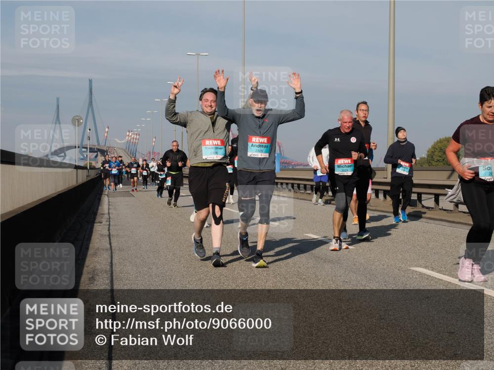 03.10.2025 - Köhlbrandbrückenlauf Fabian Wolf http://msf.ph/oto/9066000 03.10.2025 10:09:03 Position 3 2326, 2325, 3129, 20 meine-sportfotos.de